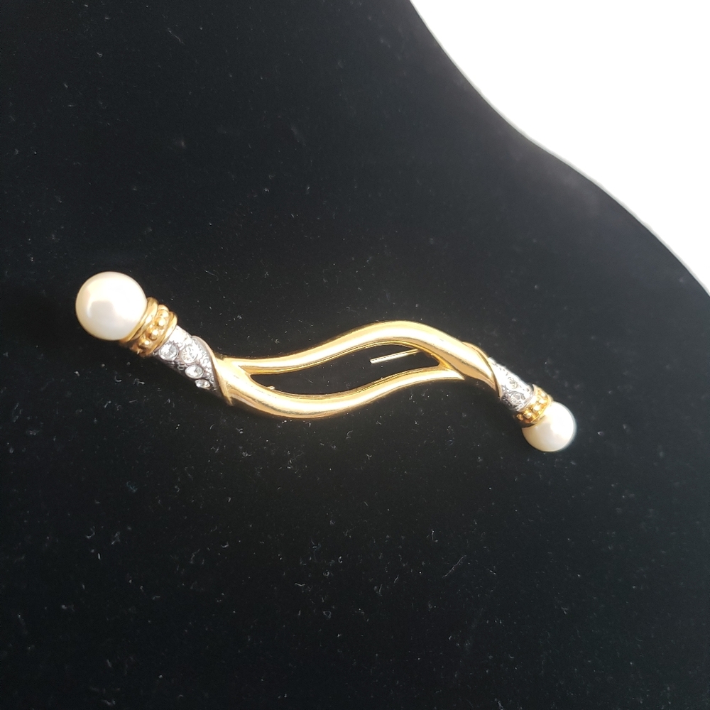 Vintage AVON Brooch Pin Contemporary Style Pearl Ends & RhinestonesIn mint
